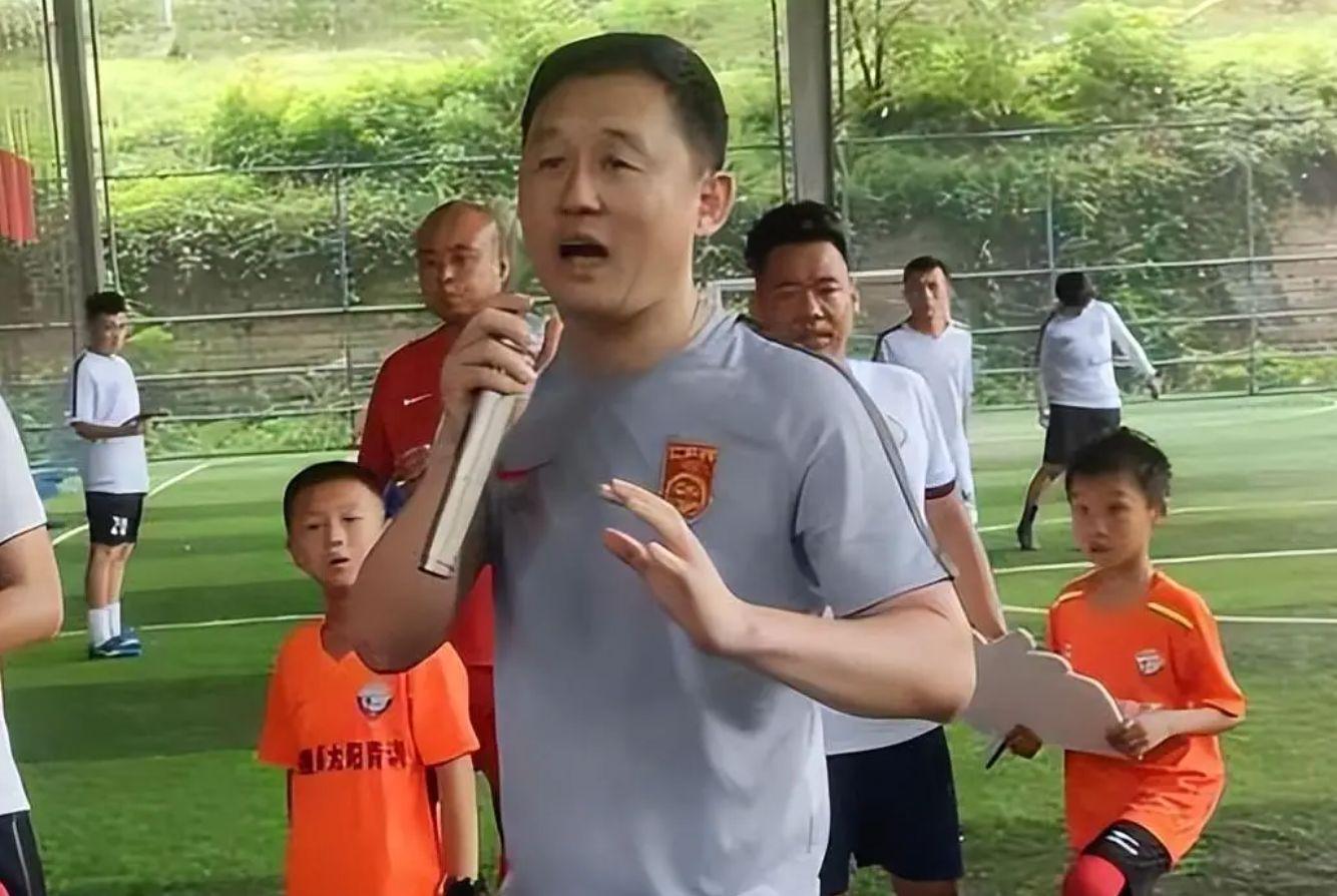 开云体育-孙继海和学员到底谁错了？名记：根本原因是中国足协的缺席和失职