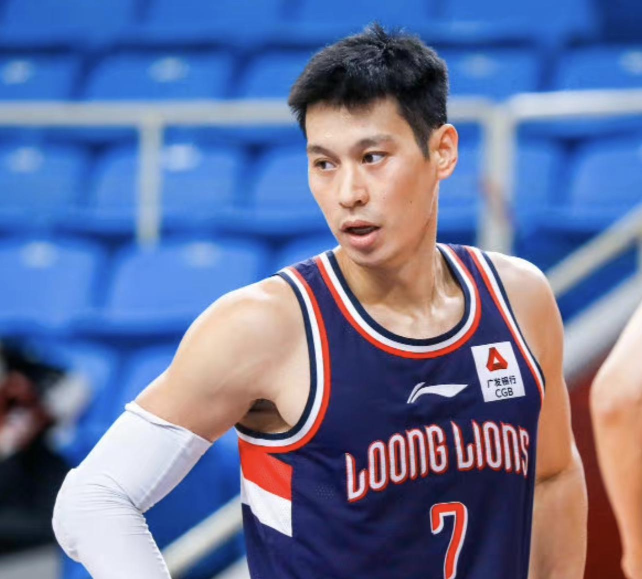 ky Sports-巨星试金石:详解林书豪生涯与NBA超级巨星的经典对决