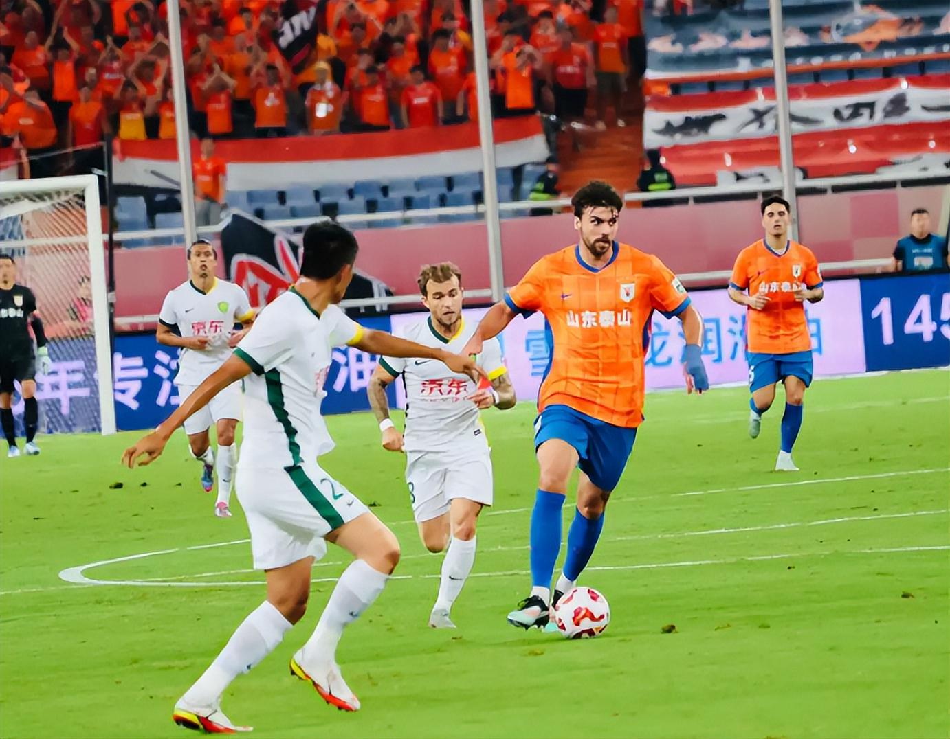 Kaiyun-山东泰山胜国安，瓦科大四喜，马德鲁加梅开二度，韩鹏带队4连胜