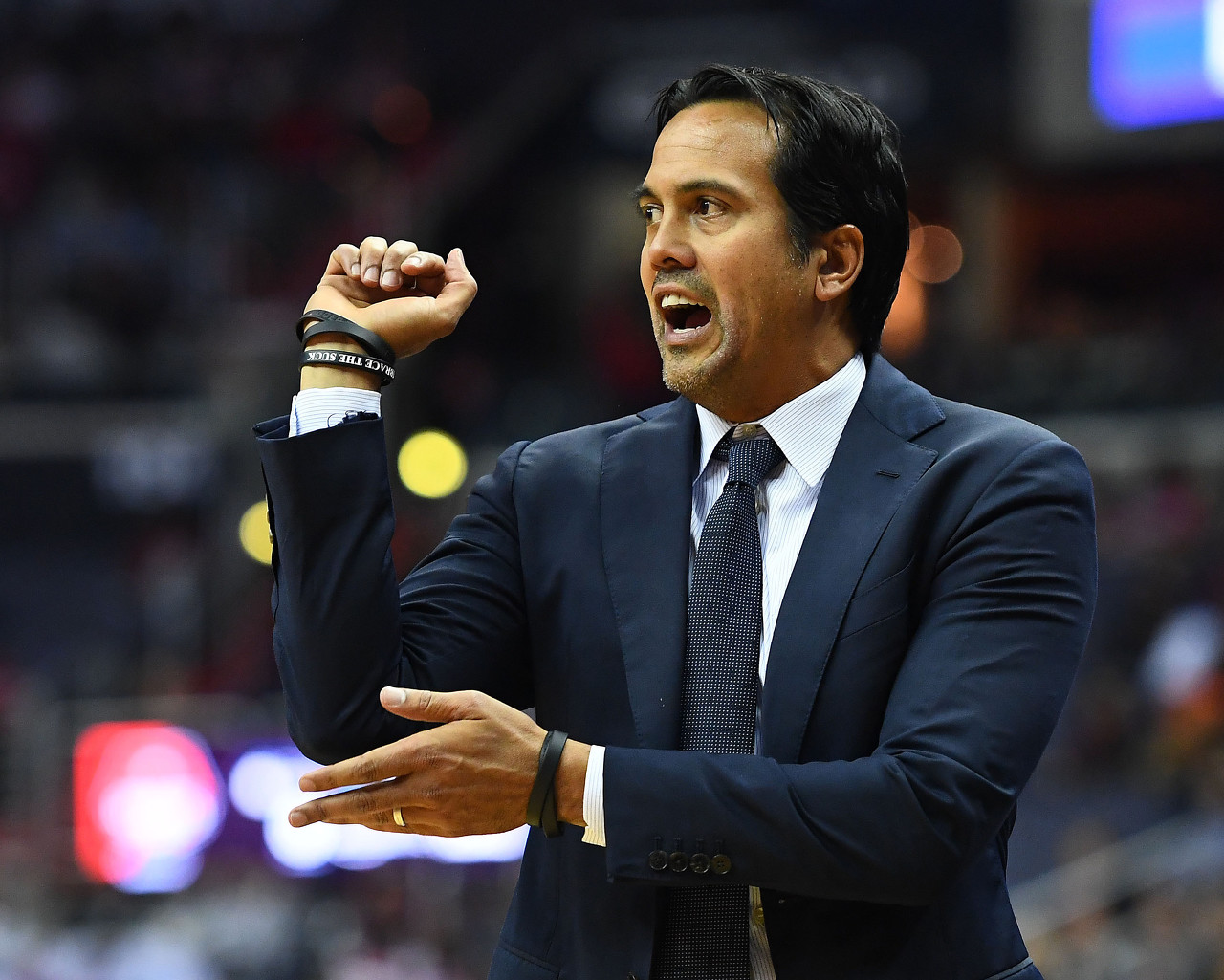 官方网-韦德：11年独行侠磨合已久&amp;名帅坐镇 而热火仍在摸索 斯波才3年级