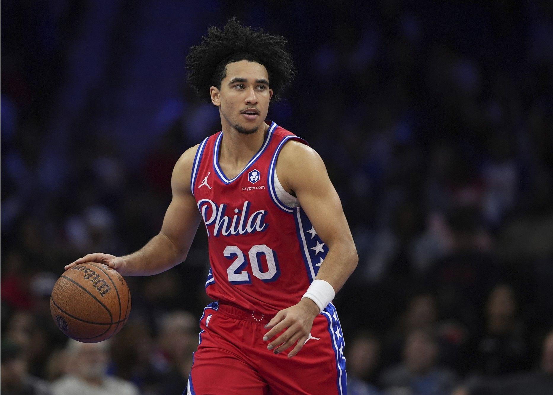 开云体育-76人新星麦凯恩半月板伤势恢复良好，有望在训练营期间复出