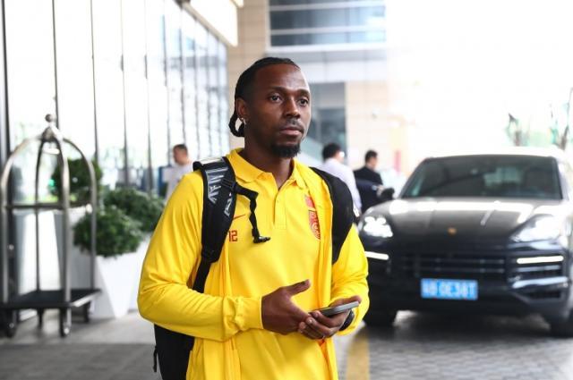 1720827473348055173.jpg ky Sports-【早报】一老一小,阿卡德约会师温网决赛