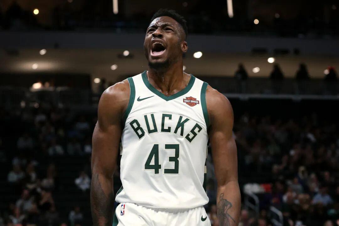 官方网-跟腱撕裂归来！字母哥哥回归，对雄鹿意味着什么？