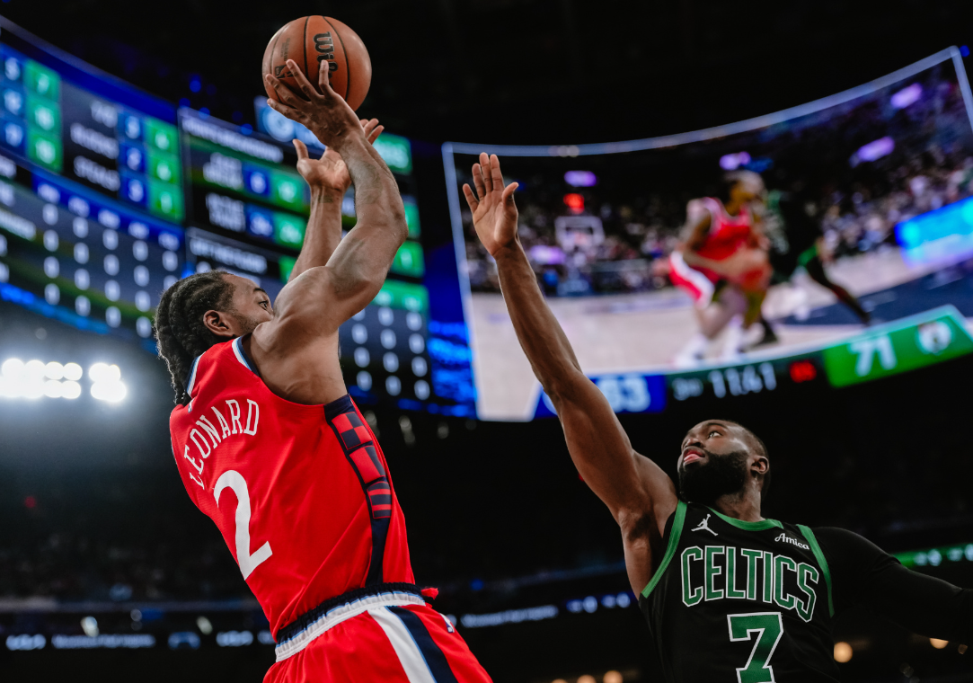 开云体育-11胜2负,从西部倒数打成联盟第一!再不交易,你们又快要倒下了