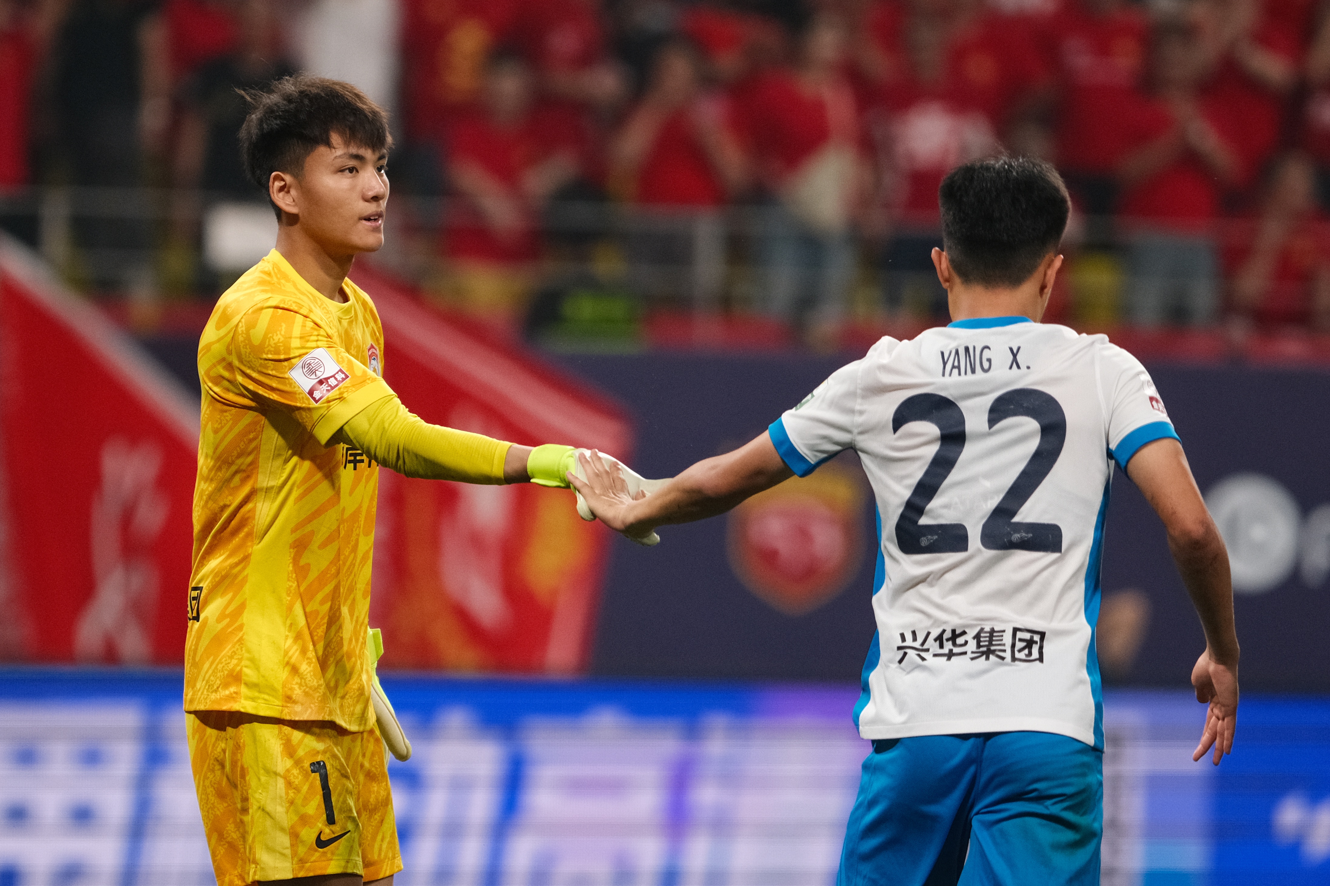 Kaiyun-深圳记者辟谣杨希加盟新鹏城：是加盟上海海港，静等海港官宣