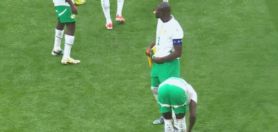 半场：塞内加尔1-0马里，恩迪亚耶破门，比苏马染红