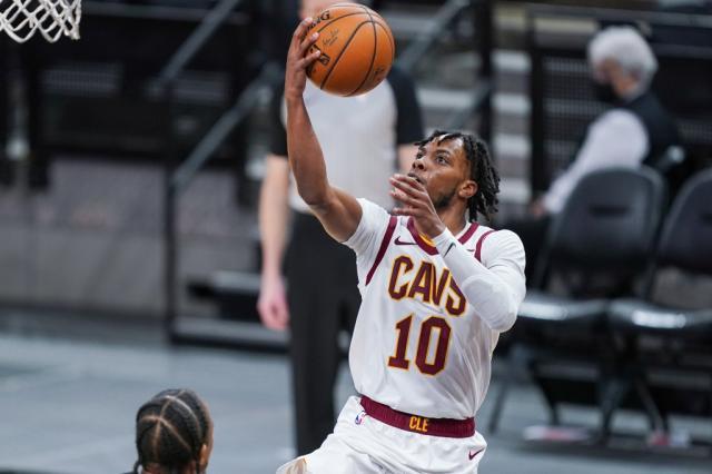 1632653653727001691.jpg 官方网-加兰:新赛季冲击全明星 和塞克斯顿搭档很轻松