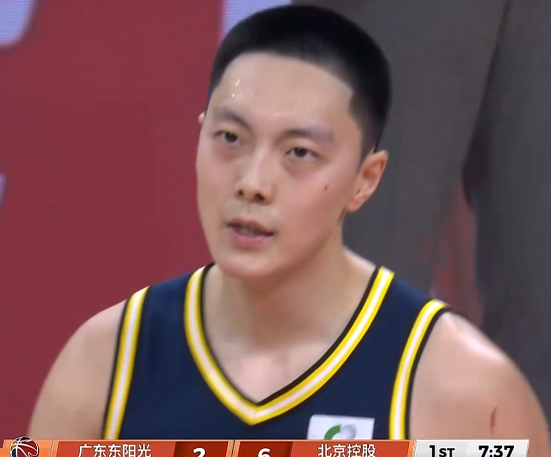 开云体育-广东被做局了?胡明轩、徐昕无缘全明星首发,广东系球员全员出局