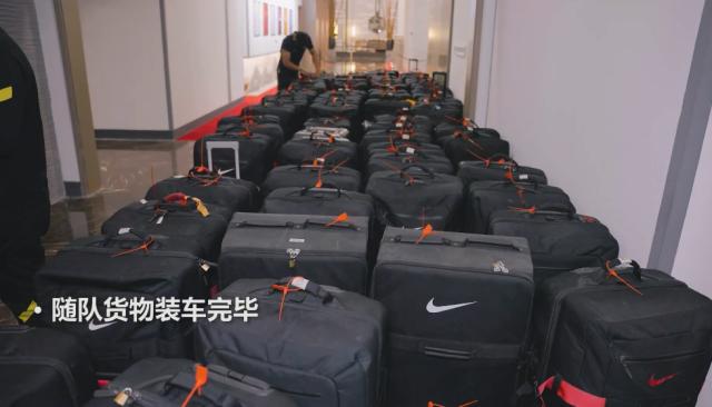 1622685357657099471.png 官方网-国足3日一早兵发阿联酋 行程10小时机上防护到位