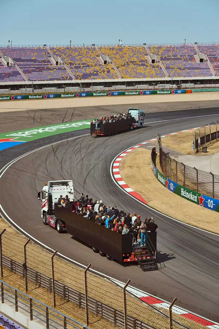 开云体育-“逛超市都能遇到世界级车手”，这几天的上海成了“F1痛城”|范坤|上海市|赛车|老法师|拉塞尔_新浪体育_新浪新闻